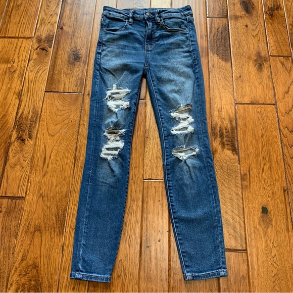AE | medium wash distress hi-rise jeggings | Sz 2 Short - Picture 2 of 16